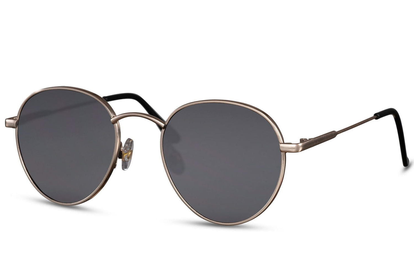 Rounded aviators. Black frames. Metal lenses.